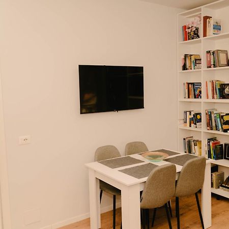 Studio Flat In Heart Of Tirana Exterior photo