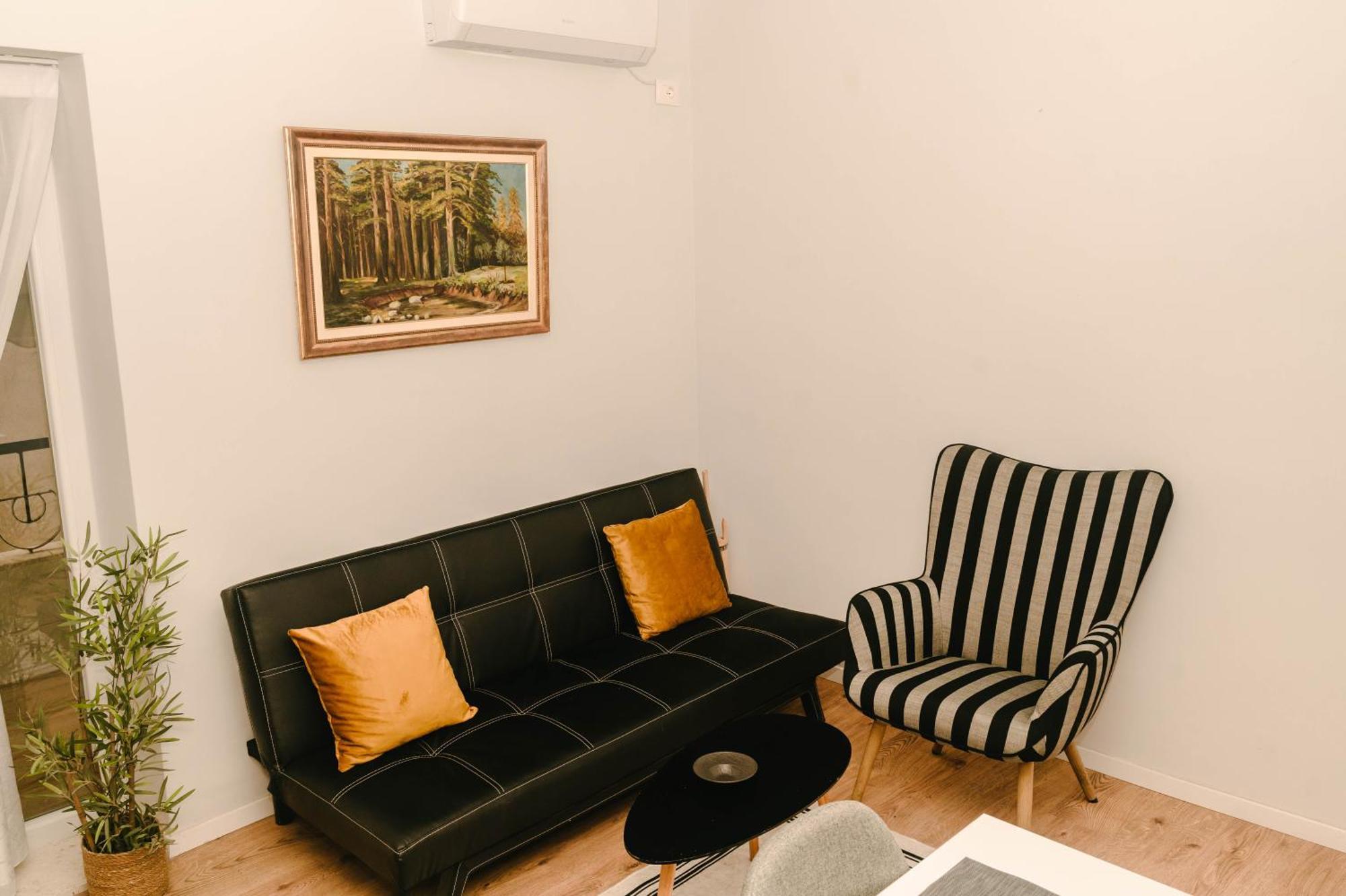 Studio Flat In Heart Of Tirana Exterior photo