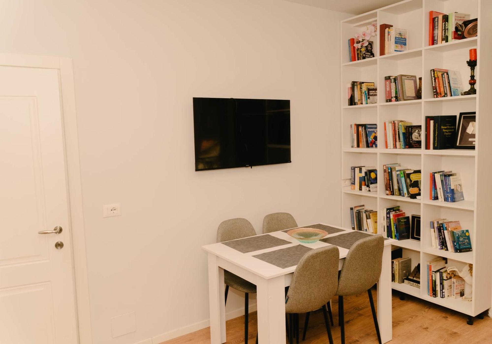 Studio Flat In Heart Of Tirana Exterior photo