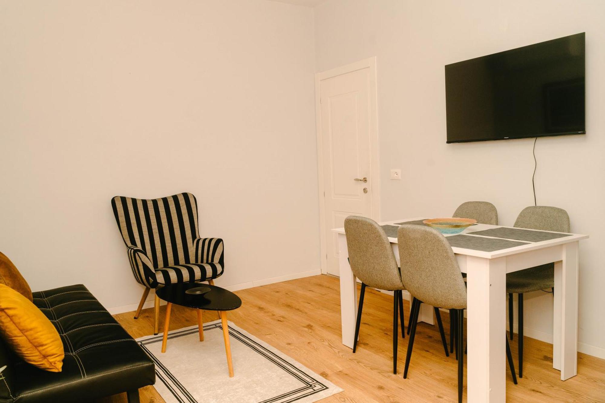 Studio Flat In Heart Of Tirana Exterior photo